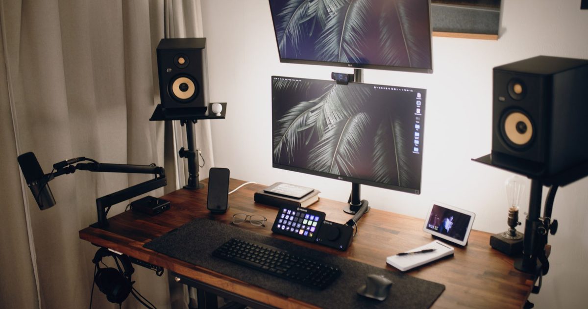 Desk accessories and monitor arm